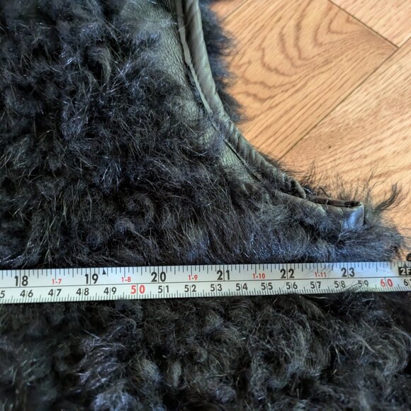 Genuine Leather Shearling Women's Vest NWT $1500 retail - Picture 14 of 14
